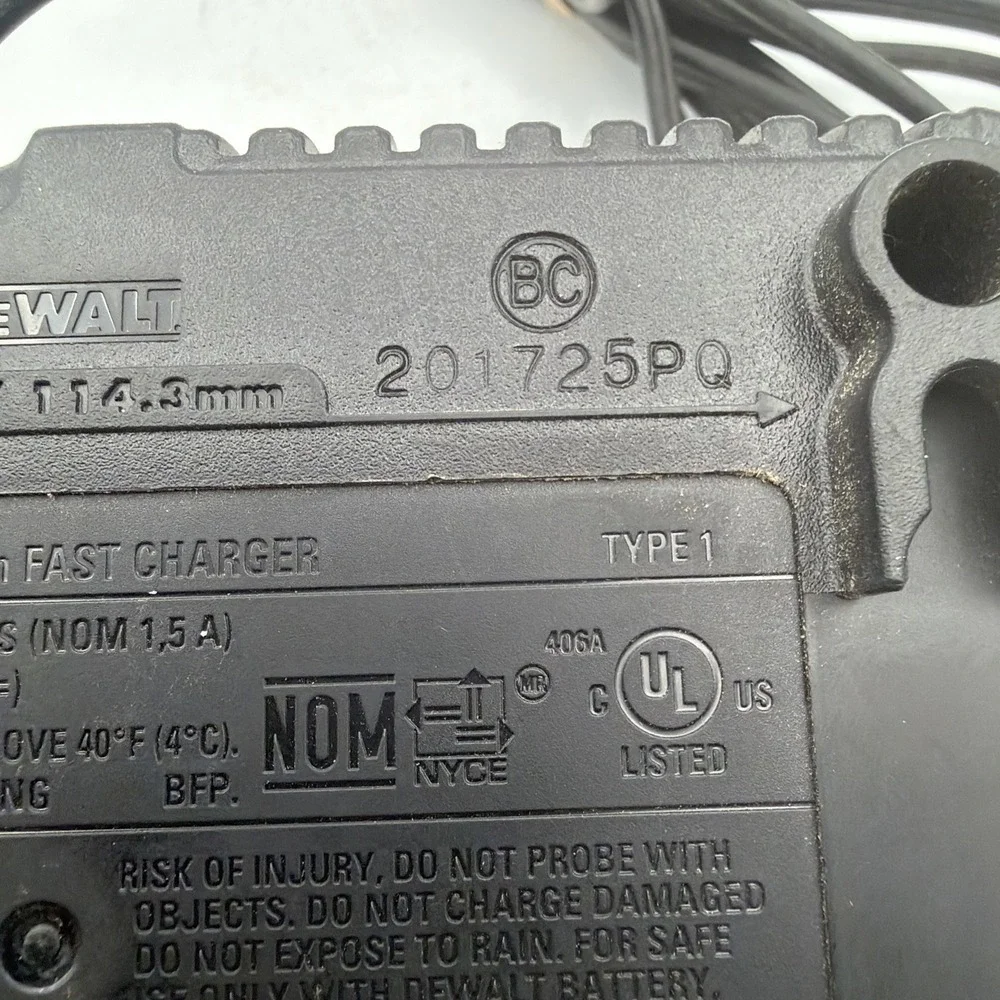 DEWALT DCB115 12V 20V MAX Lithium Ion Fast Battery Charger READ Description!